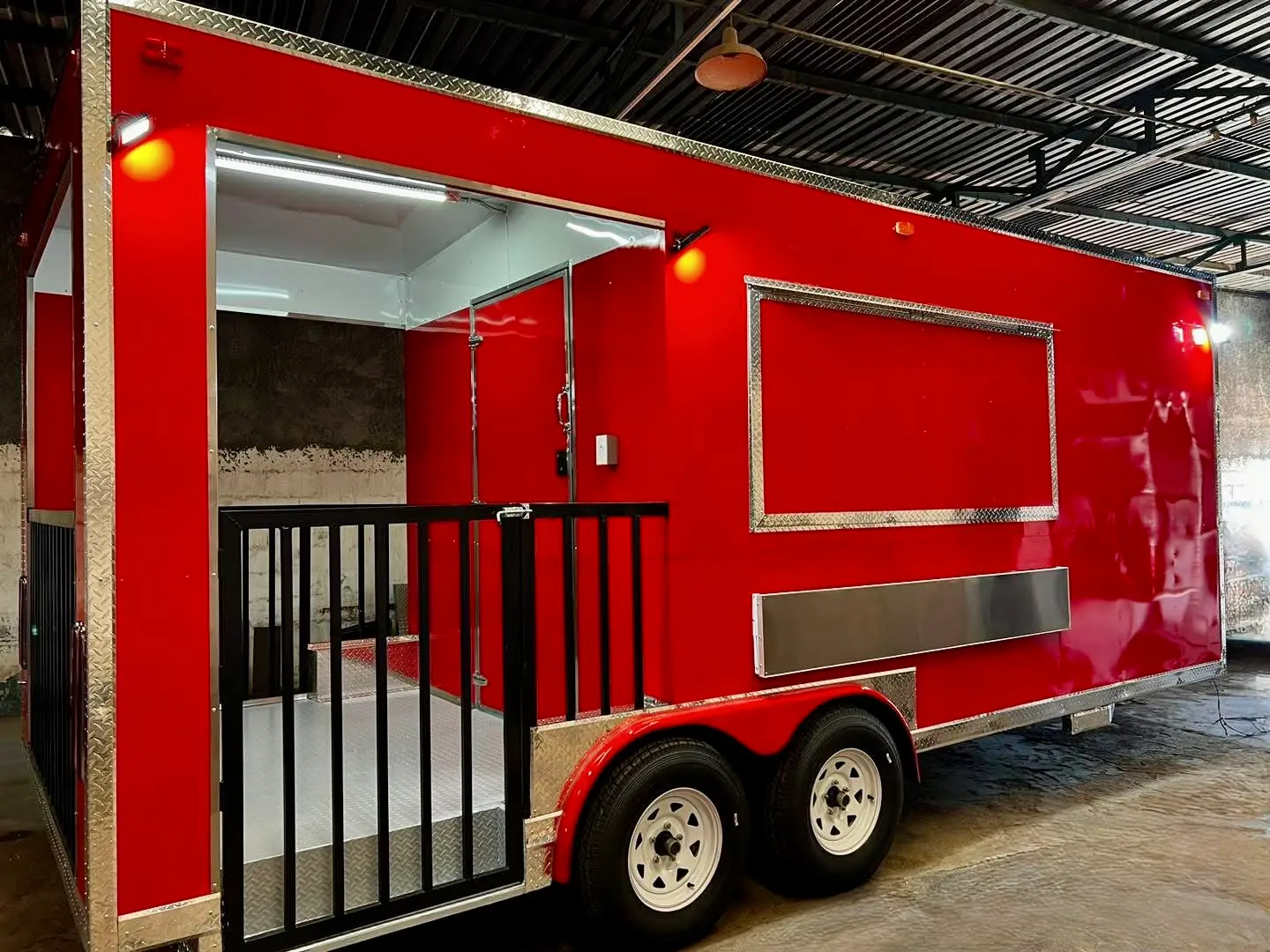 Food Truck Red - HM Food Trailers
