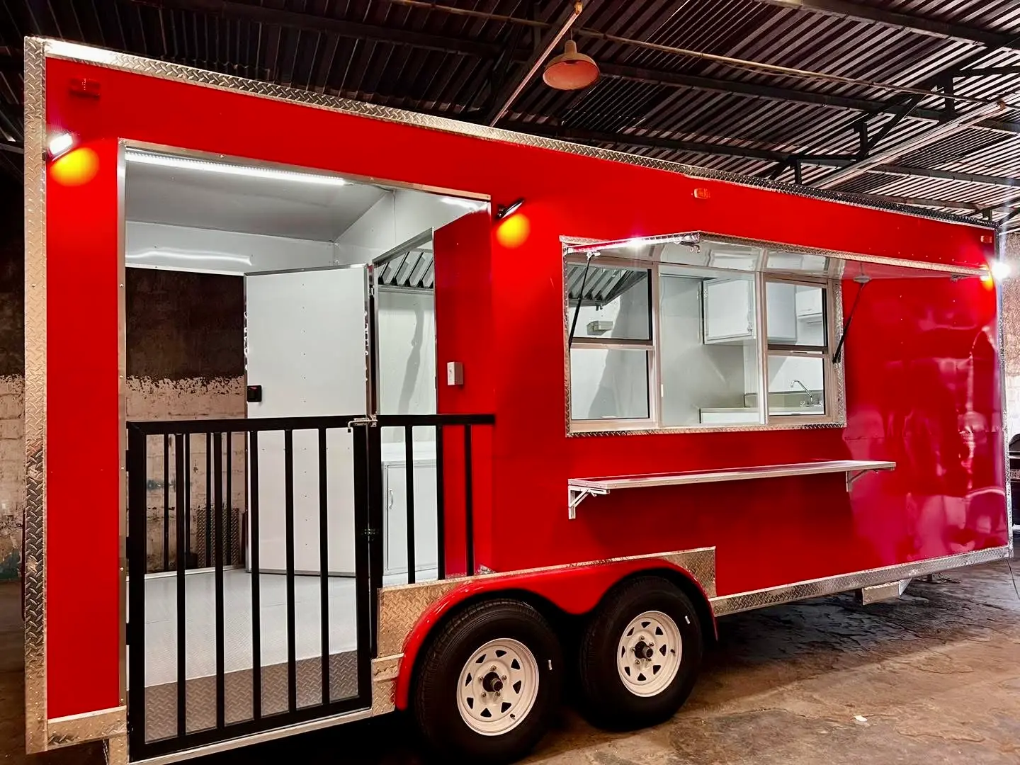 Food Truck Red - HM Food Trailers